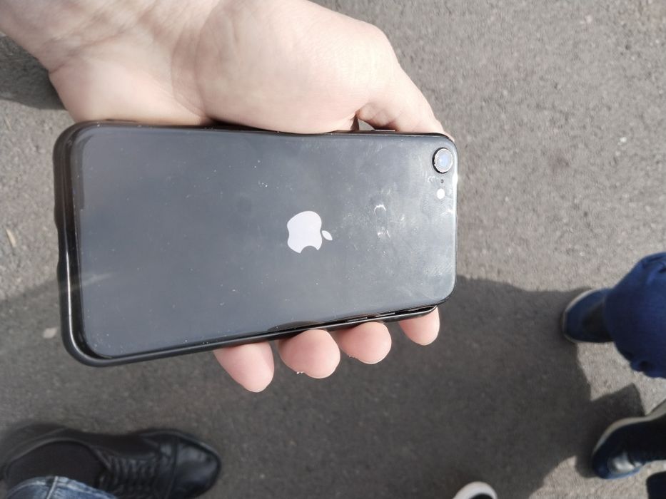 Iphone se 2020 sotiladi srocni