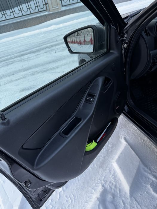 Продам авто лада гранта 2017 год