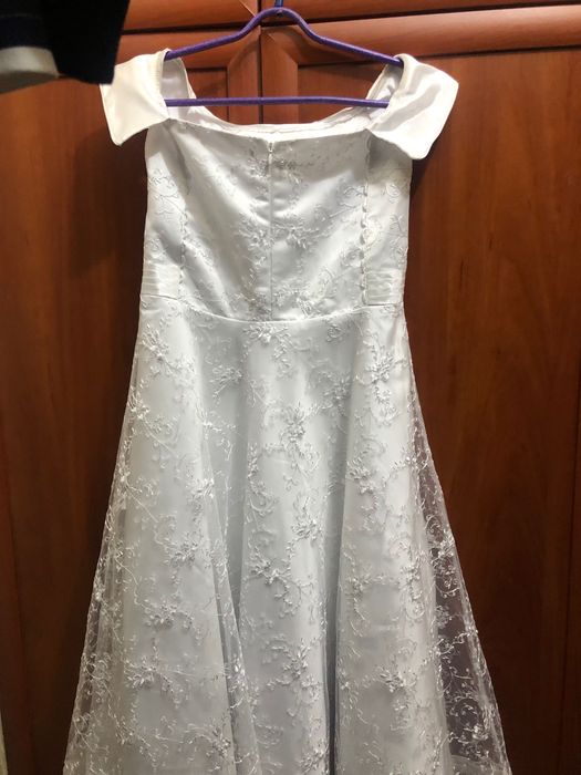 Продам платья бальные 7-10 лет