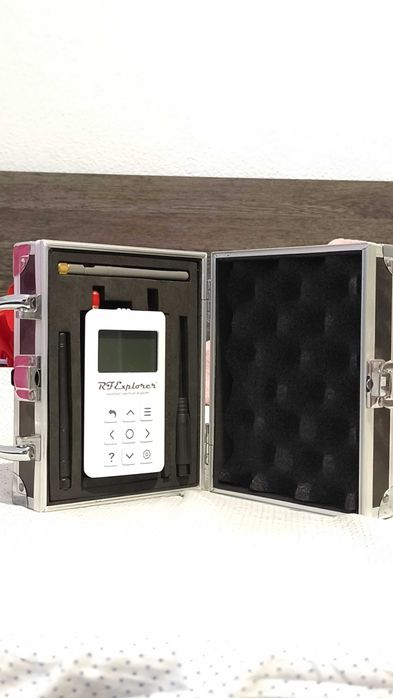 Analizor de spectru RF, 15-2700 MHz,
NOU (nefolosit)