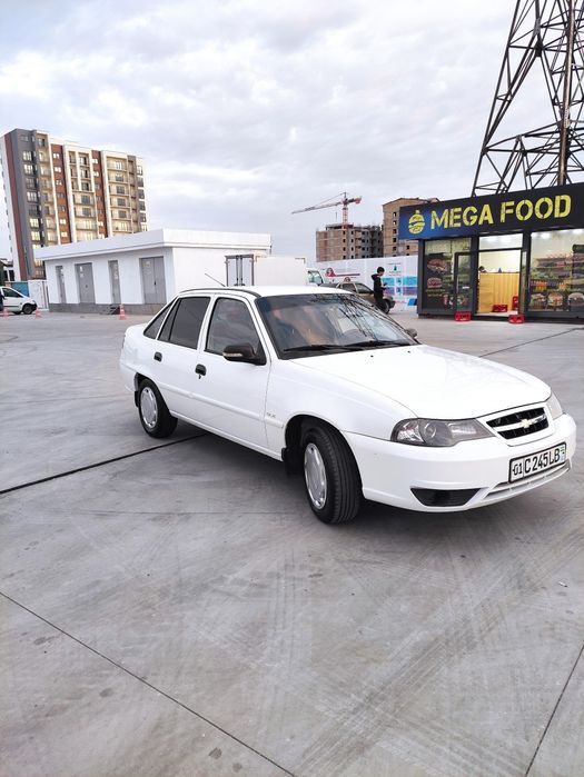 Nexia 2 sotiladi 1.6