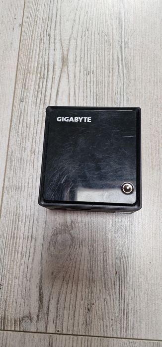 Mini pc Gigabyte Bace300