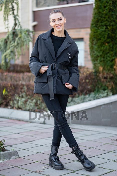 Къса дамска грейка с колан (тип сако)