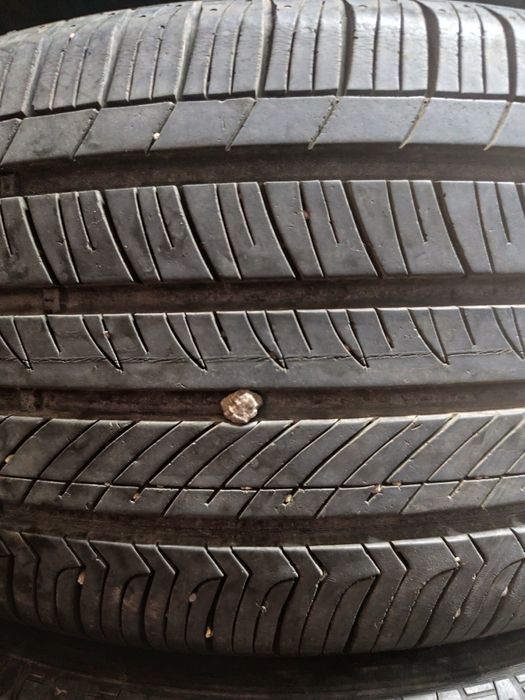 Продам комплект шины на R18