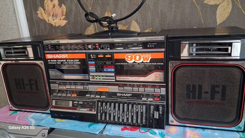 Продам магнитолу Sharp 900