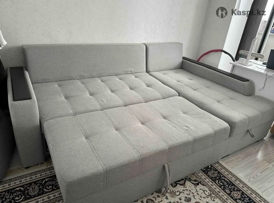 Продается угловой диван серого цвета
