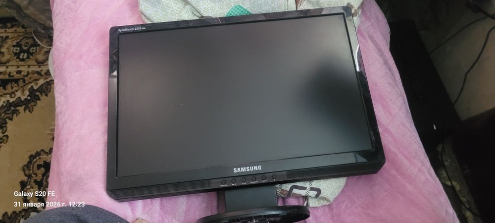 Монитор Samsung SyncMaster E2220 full HD 1920x1080. 75 герц