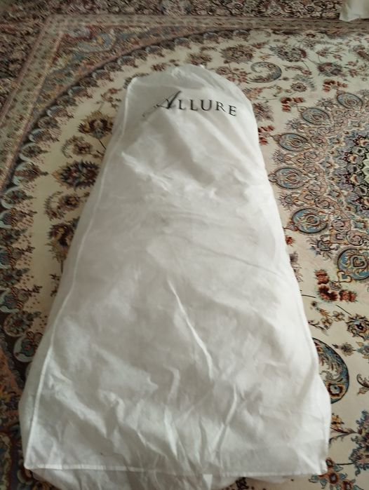 Платье свадебнле в комплекте