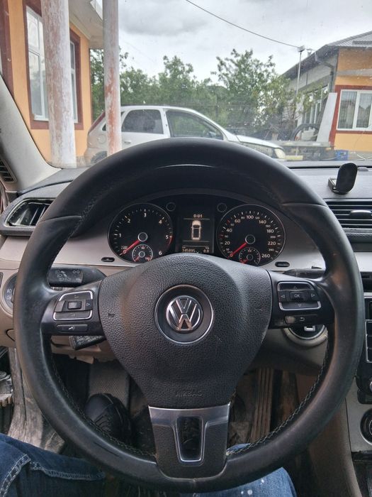 Vand volan vw Passat b 6 cc cu comezi se vinde complet