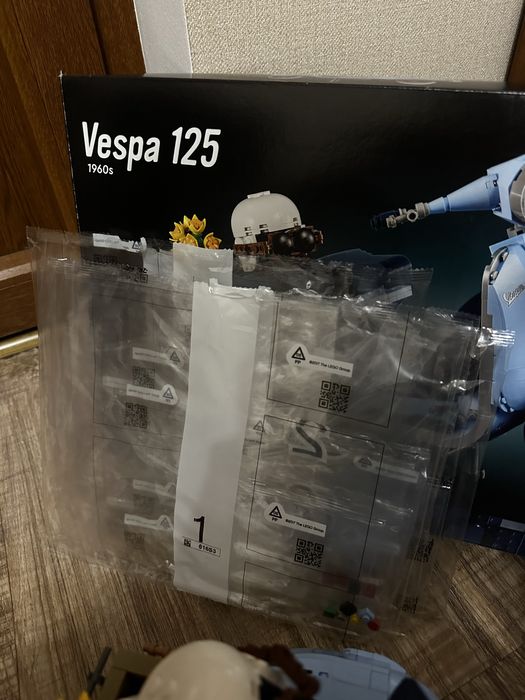 Lego creator Vespa 10298