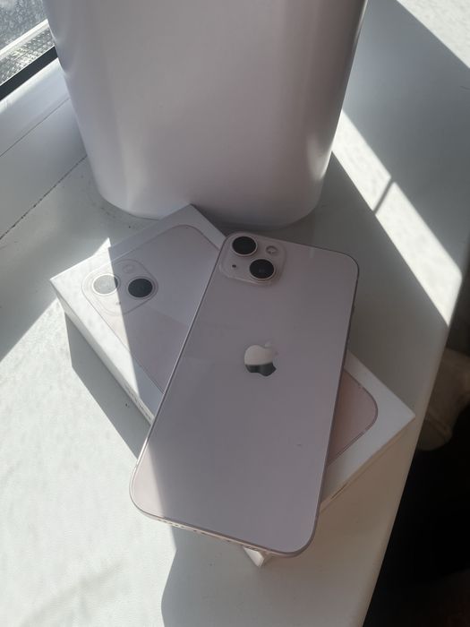 Продам Айфон 13 128гб.