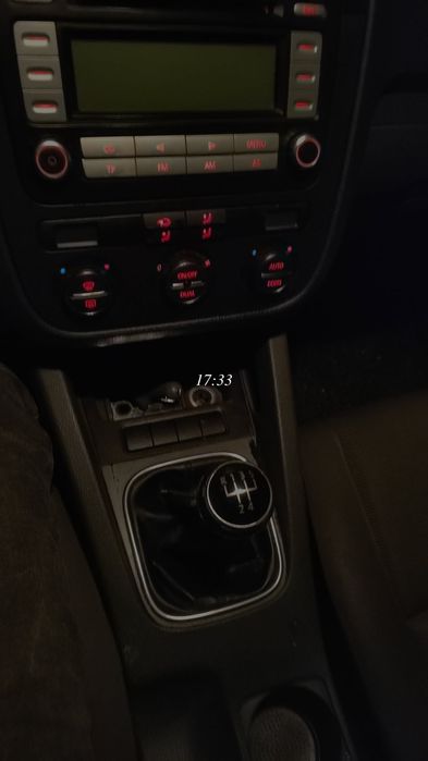 Vând Golf 5 1.9 TDI