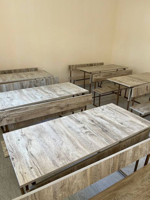 Maktab partalari va stullari sotiladi