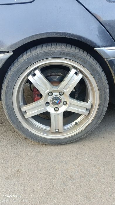 Продам комплект зимних шин с дисками