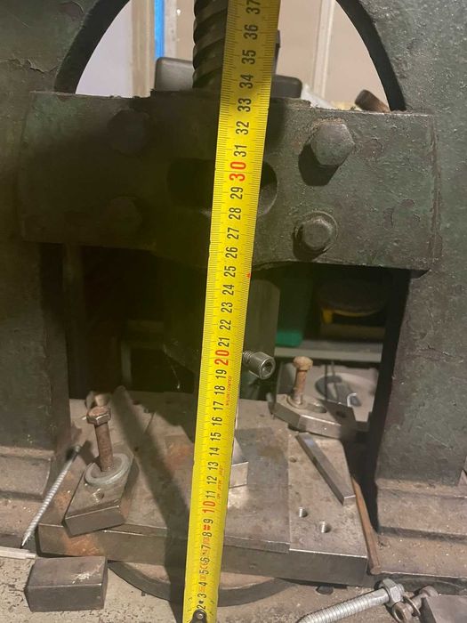 Винтова преса ръчна