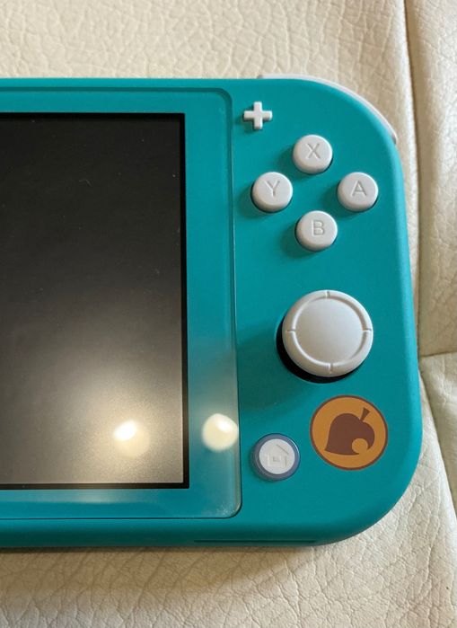 Nintendo Switch Lite + БГ гаранция + подаръци