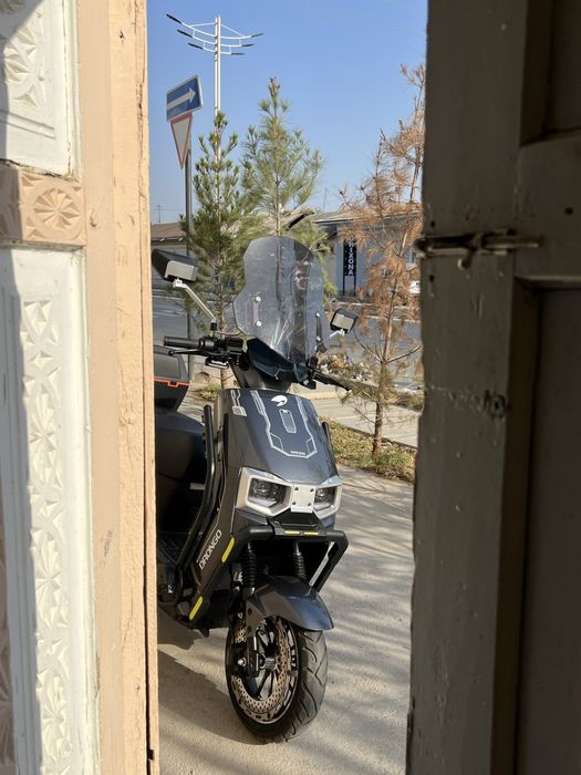 Skuter 2025 yil olingan