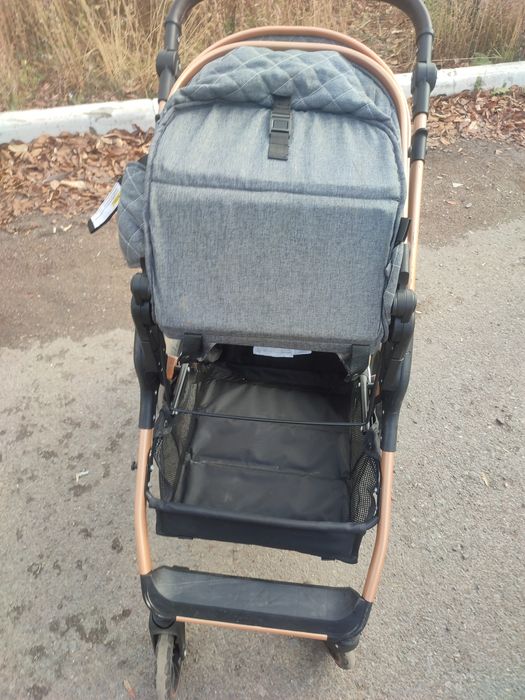 Продам коляску в хорошем состоянии.