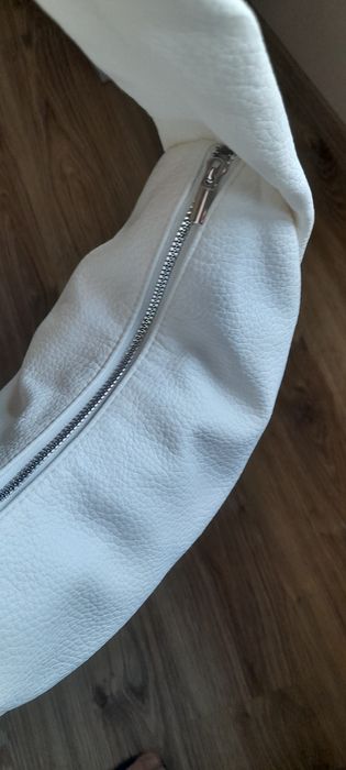 Бели летни чанти по 8 €