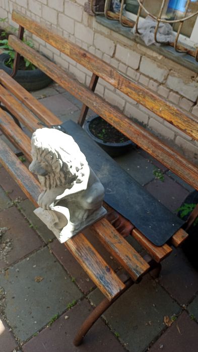 Скульптура льва.