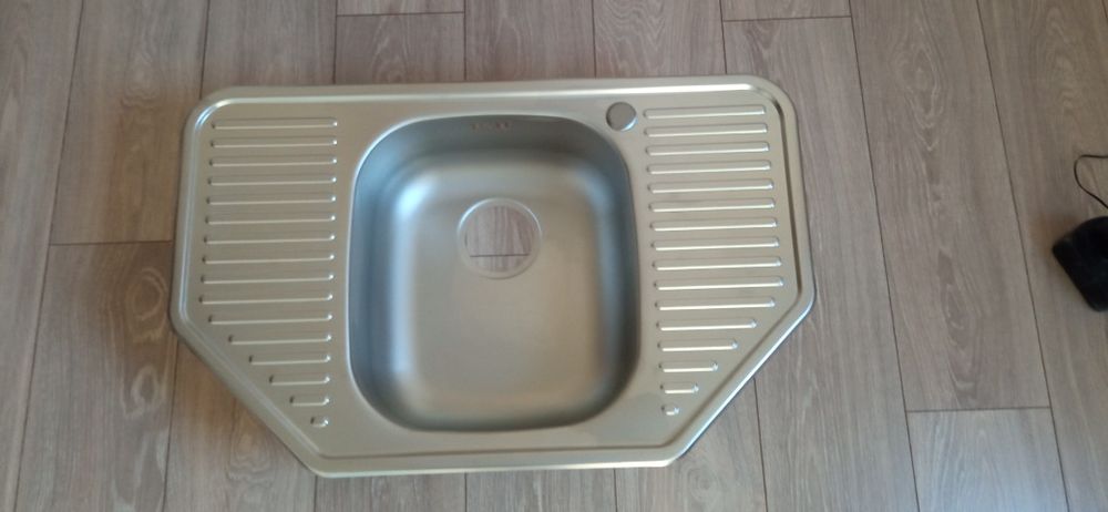 Иноксова кухненска мивка