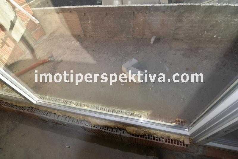 Продава се Тристаен апартамент в Пловдив, Кършияка - 108 кв.м за 970 €/кв.м - Снимка #2