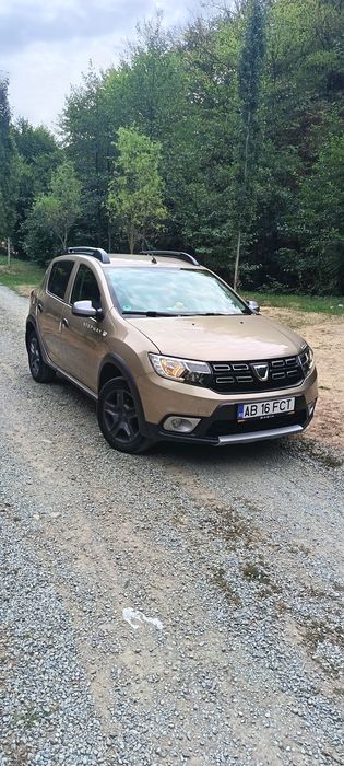 Vînd Sandero stepay an 2020-- benzină cu turbo .