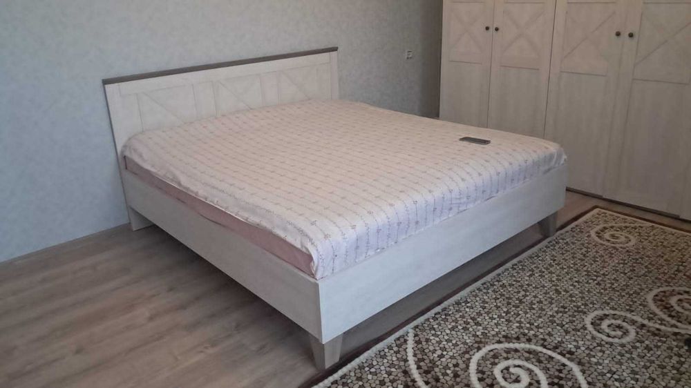 Продам спальный гарнитур