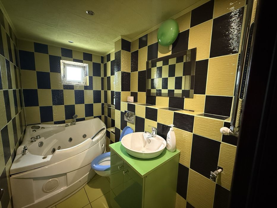 Inchiriez apartament 3 camere