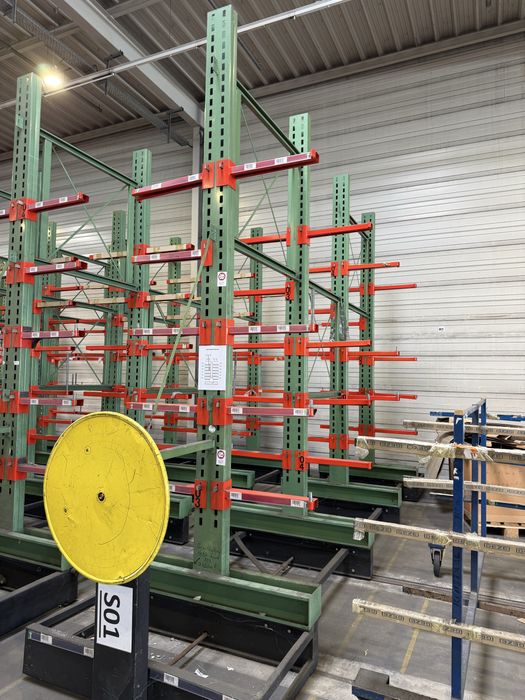 Rafturii metalice pentru profile “cantilever “