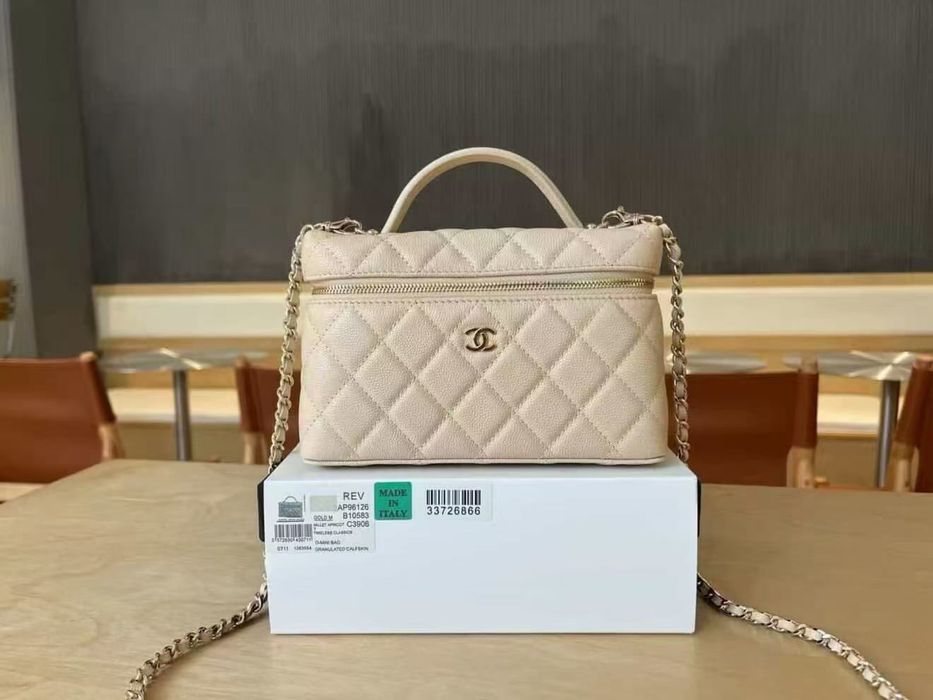 Chanel Vanity Чанти - Caviar и плетени