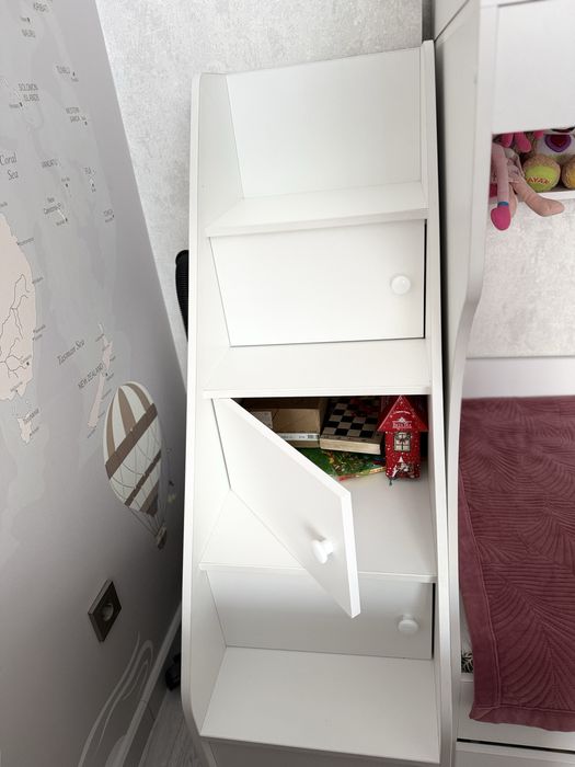 Двухъярусная кровать