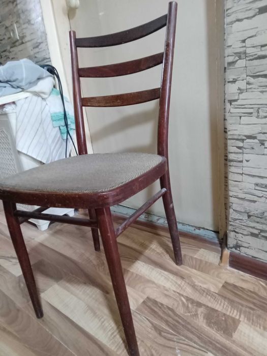 Стулья деревянные