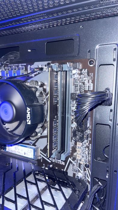 Продавам геймърски компютър