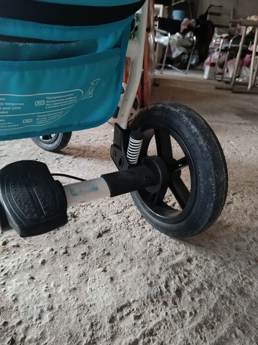 Vând carucior 3 in 1