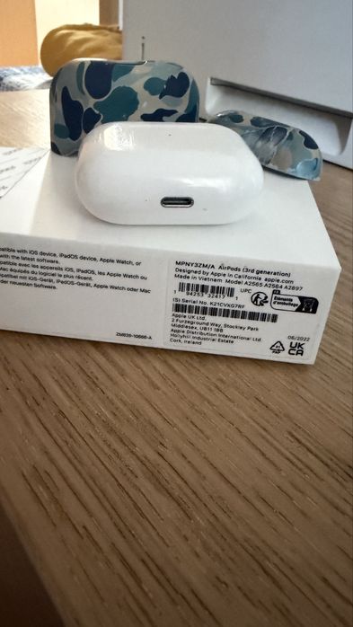 Airpods Gen 3 cu Mag Safe