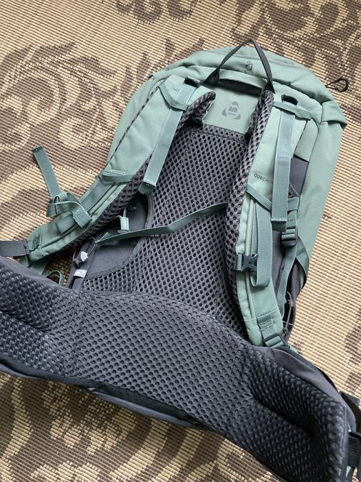 Rucsac drumetie Quechua 30L+ husa impermeabila