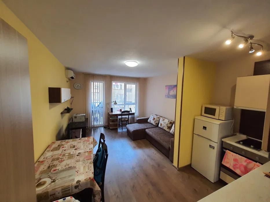 Дава се под наем Двустаен апартамент в Варна, Лятно кино Тракия - 55 кв.м за 450 € - Снимка #1