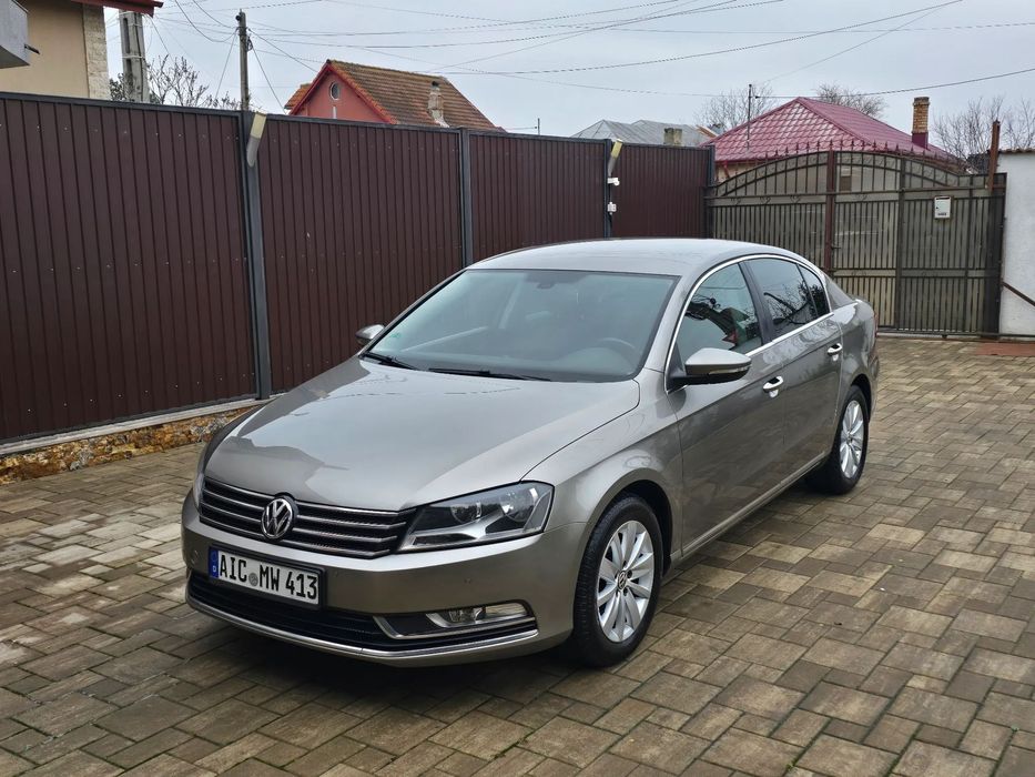 Volkswagen Passat B7 1.6TDI 6Trepte Navi Clima Camera Încălzire Scaune