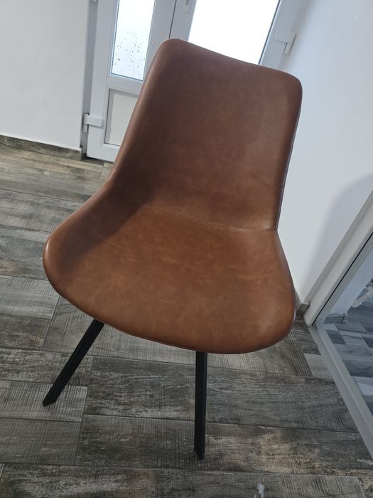 Scaune de piele rotative