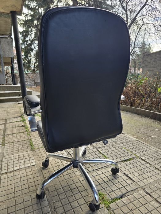 Офис стол с механизъм за височина