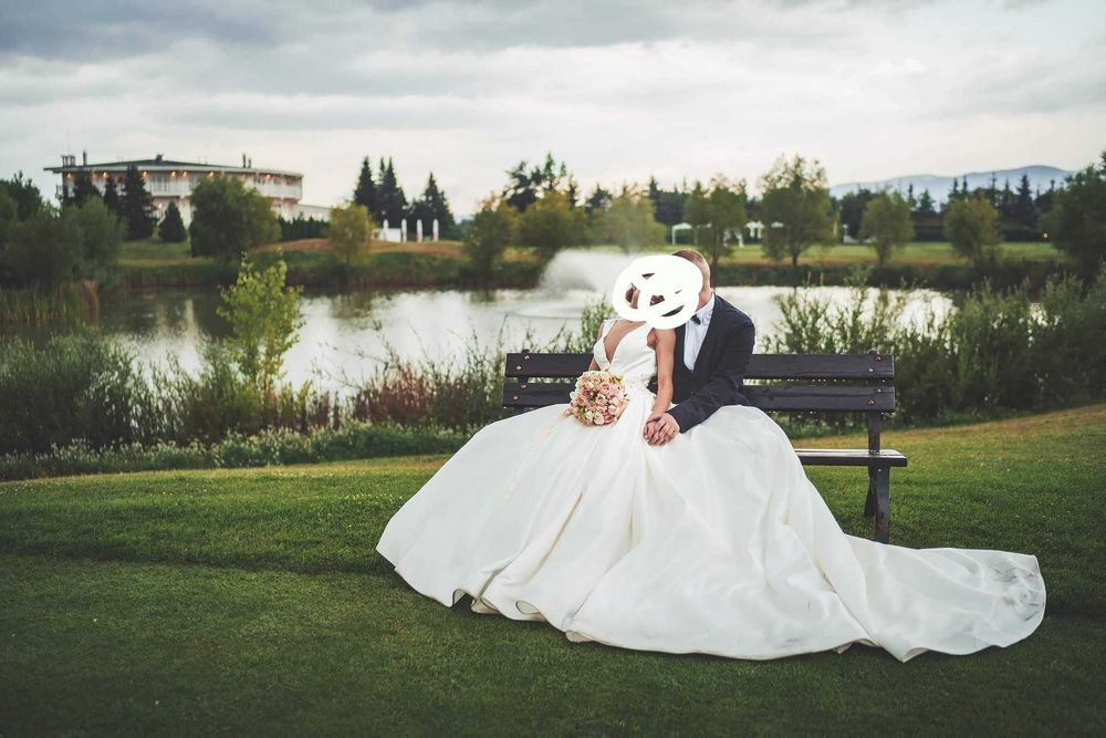 Дизайнерска Сатенена сватбена / булчинска рокля Eva Lendel + аксесоари