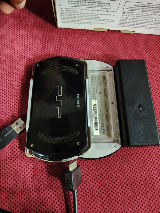 Playstation PSP GO N1001