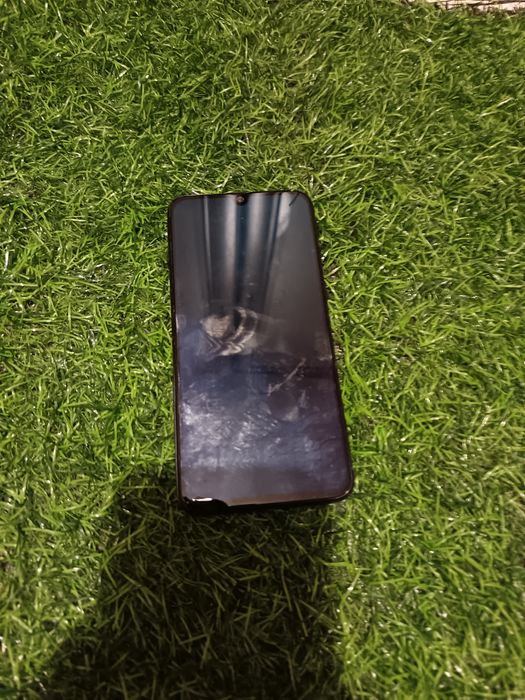 Продам Samsung A40 состояние хорошее