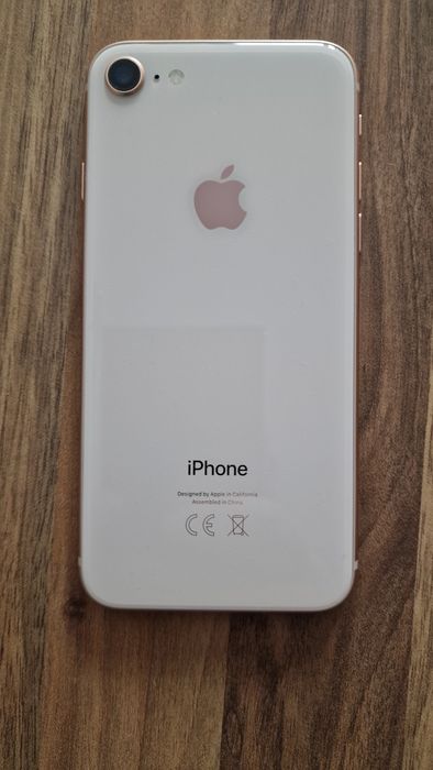 Vand Iphone 8 Culoare roz