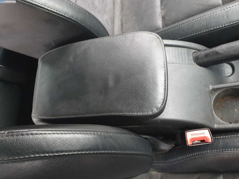 Cotiera Piele cu Consola Centrala Skoda Superb 2 2008 - 2015 [K9121]