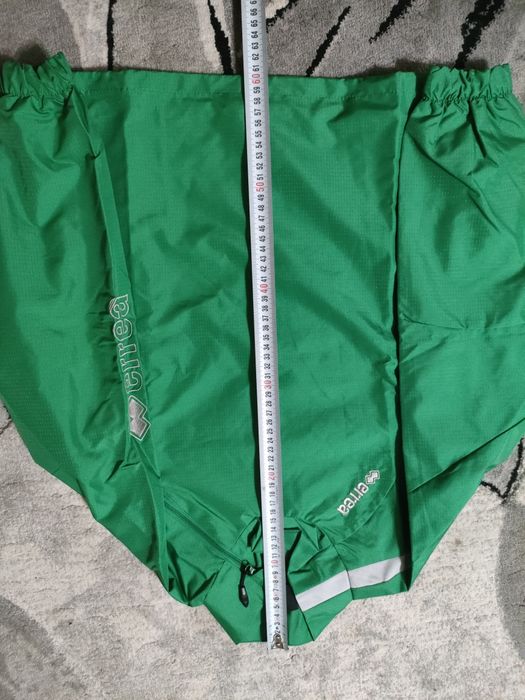 Geaca Errea originala de ploaie cu plasa. Semn Brodat