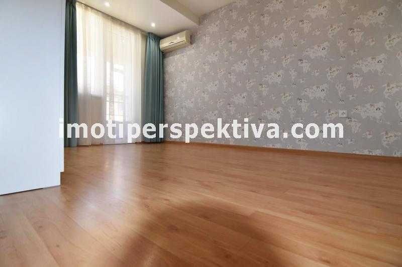 Продава се Тристаен апартамент в Пловдив, Кючук Париж - 120 кв.м за 1584 €/кв.м - Снимка #11