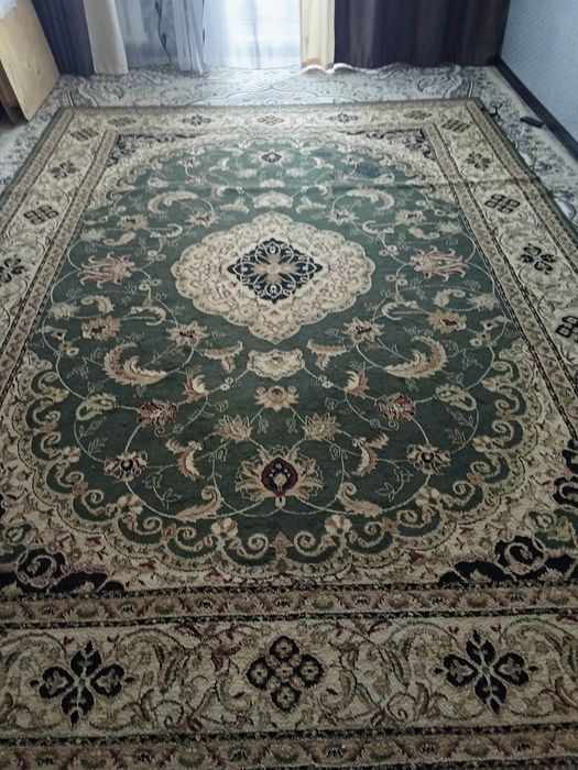 Продам ковры б/у.