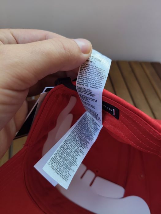 Tommy Hilfiger șapcă roșie unisex cu logo brodat mic mărime universală noua